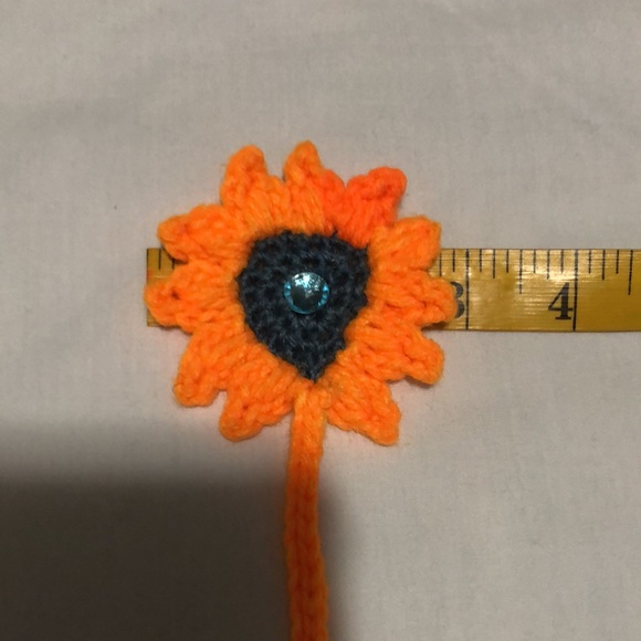 Flower Crochet Bookmark - Picture 5 of 5